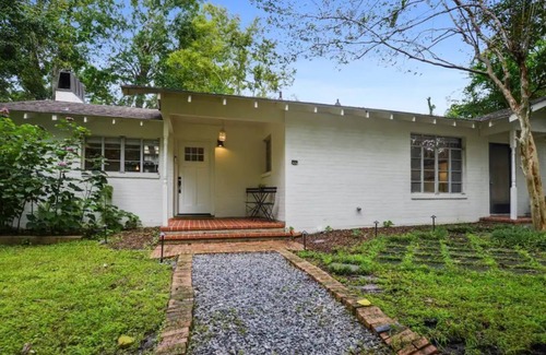 South Baton Rouge Cabaña | Comfy Cottage Retreat near LSU/Health District