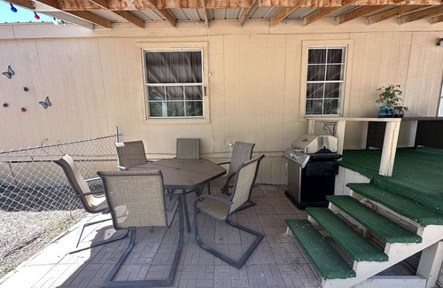 Kirtland Casa | Comfy country home for the whole family with private patio and BBQ.