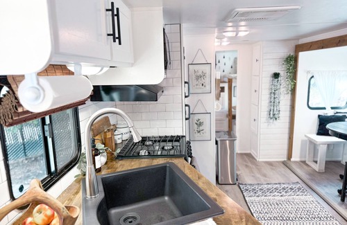 Fallbrook Alquiler De RV | Cómodo + acogedor Camper GLAMING!