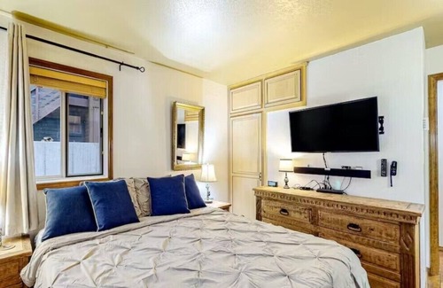 Columbine Lake Condominio | Comfy Cozy Condo 1 mile from Purgatory Ski Resort