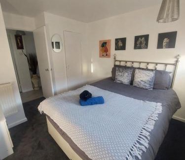 Basildon Apartamento | Comfy & Cozy Crib