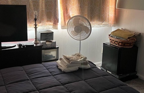 Winnetka Casa | COMFY COZY ROOM ON QUIET CUL-DE-SAC / HSR21-002190