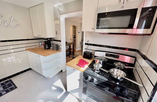 Westwood Apartamento | Comfy Cozy Safe 2nd Floor Aptmnt 13 Min to UC Med