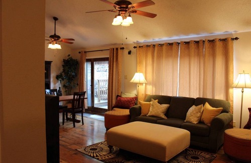 Garland Casa | Casa cómoda, acogedora, segura y asequible: suburbio de Dallas