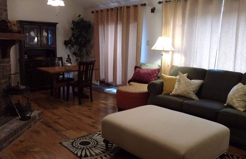 Garland Casa | Casa cómoda, acogedora, segura y asequible: suburbio de Dallas