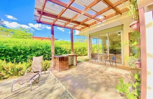 Tamarindo Apartamento | Comfy dog-friendly apt, shared pool - close to Tamarindo