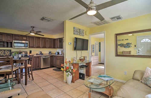 Downtown Dunedin Casa | Comfy Dunedin Escape: 1 Block to Main Street!