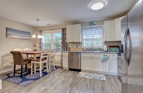 Wilmington Casa | Comfy, family-friendly, dog-friendly, 3 bedroom home with a pool