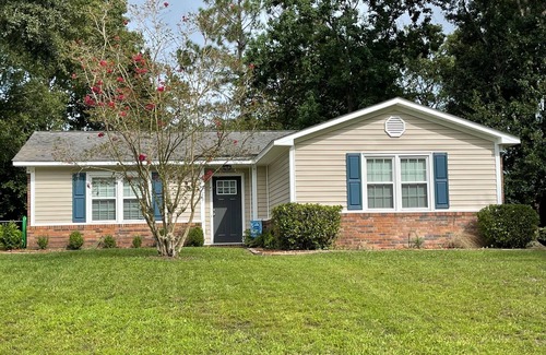 Wilmington Casa | Comfy, family-friendly, dog-friendly, 3 bedroom home with a pool
