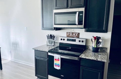 Katy Casa | comfy, family friendly, spacious, 2 bedroom home!