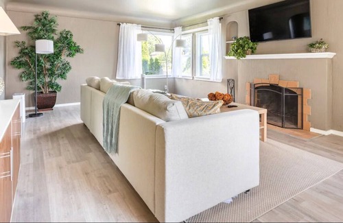 Port Gardner Casa | ~ Comfy Family Home 5 Mins from Marina and Port ~