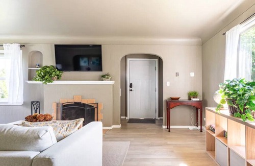Port Gardner Casa | ~ Comfy Family Home 5 Mins from Marina and Port ~