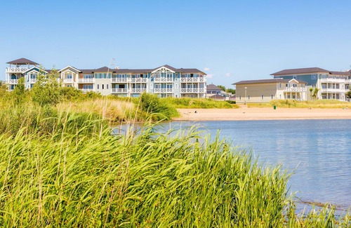 Municipality of Hellevoetsluis Apartamento | Comfy family room with sea view, near the beach