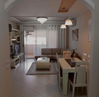 Tirana Apartamento | Comfy flat in Astir Near bus and AC