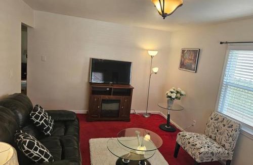 Elmont Apartamento | Comfy Getaway minutes from UBS Arena