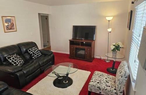 Elmont Apartamento | Comfy Getaway minutes from UBS Arena