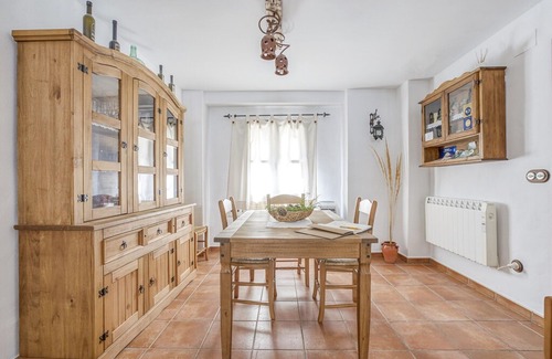 Carcabuey Casa | Comfy Holiday Home in Carcabuey with Patio