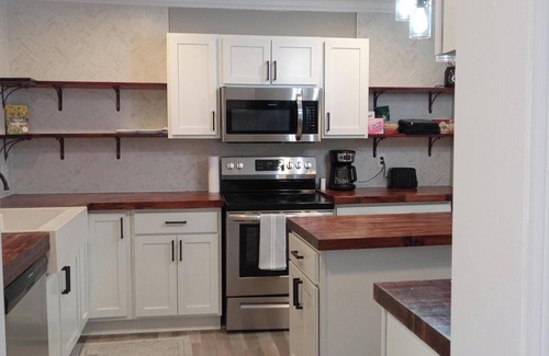 Woodfield Casa | Comfy Home in a Great Location!
