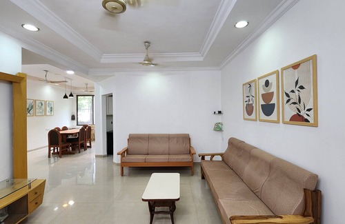 Vadodara Apartamento | Comfy Homestay at Prime Location — everything within 5 miles