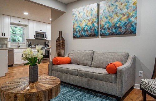 Alpharetta Casa | Comfy King Beds, Fast WiFi, Fun Game Room, Dogs OK