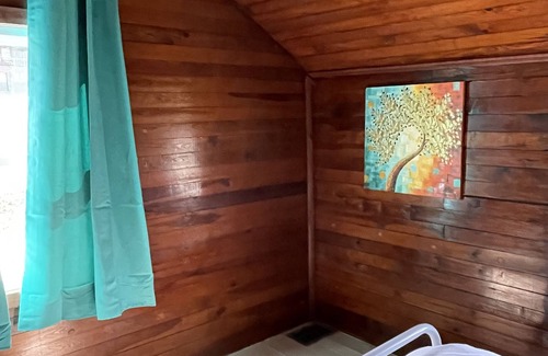 Carlton Otro | Comfy Lakefront Farmhouse - Bring Your Boat! Fish, swim, kayak, relax & enjoy!