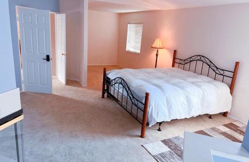 Estates at Canyon Crest Casa | Comfy Master Room