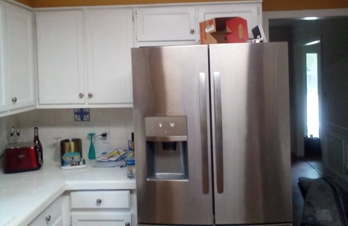 Daphne Apartamento | Comfy, modern stay. Close to bars and restaurants! Will have hot tub in Sept