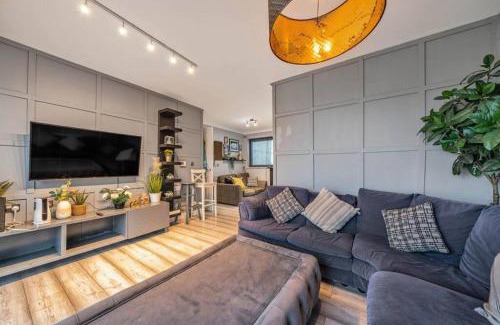 Lansbury Apartamento | Comfy Modern Unit Near Canary Wharf l Top Floor Ideal for Business and Leisure Privacy l