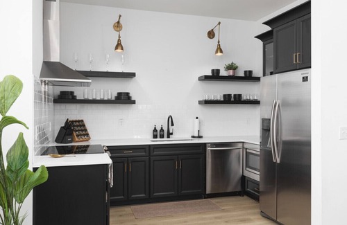 Cleveland Park Condominio | Comfy New 5 Bed, 2 Bedroom Close to Downtown!