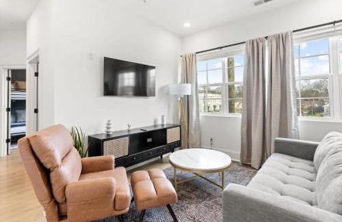 Cleveland Park Apartamento | Comfy New 5 Bed 2 Bedroom Close to Downtown