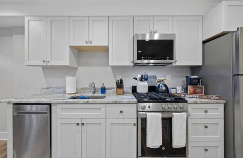 Shaw Apartamento | Comfy NW Gem-5 min walk to Metro/DT/Convention Ctr
