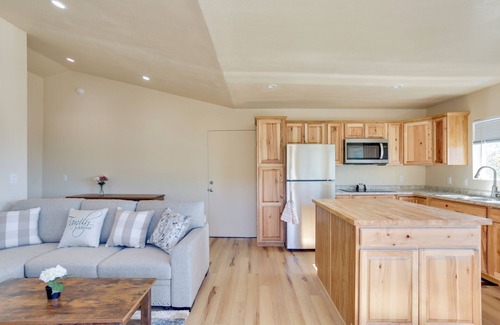 Yosemite Forks Casa | Comfy Oakhurst Duplex Near Hiking & Sightseeing!