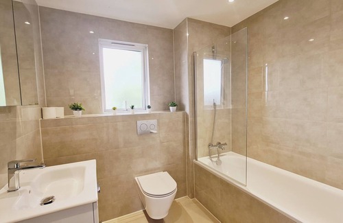 Hemel Hempstead Apartamento | Comfy One Bedroom Entire Apartment With 270 Degree View and Private Balcony