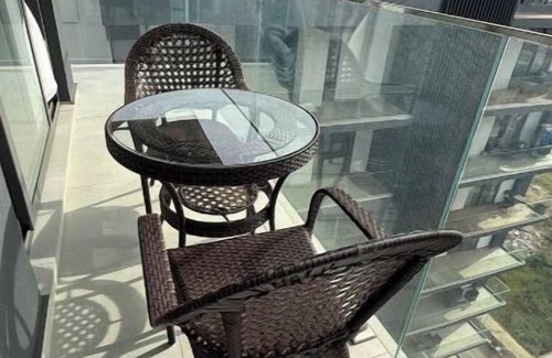 Roman Ridge Apartamento | Comfy One BR Apt at Nova