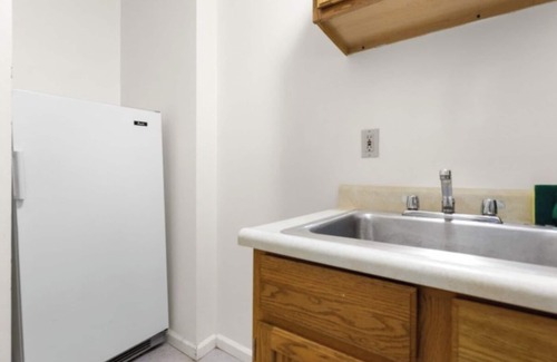 East Springfield Apartamento | Comfy & Pet Friendly Stay Near Cooperstown w/Kitchen