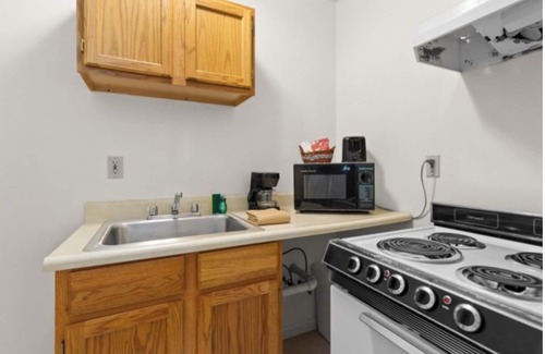 East Springfield Apartamento | Comfy & Pet Friendly Stay Near Cooperstown w/Kitchen