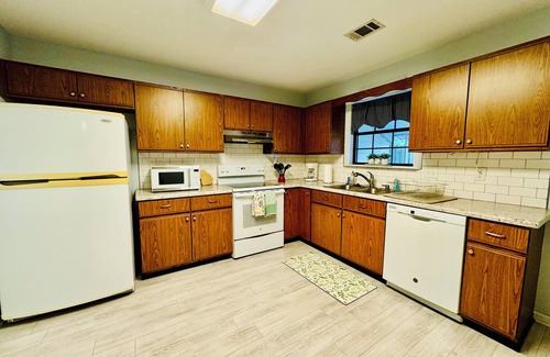 Warner Robins Casa | Comfy, Pet-Friendly Home close to Robins AF