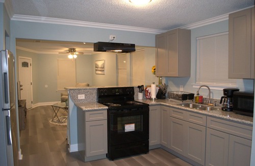Fillmore Casa | Comfy Pet-Friendly 2-bedroom house in vibrant New Orleans with WiFi, AC