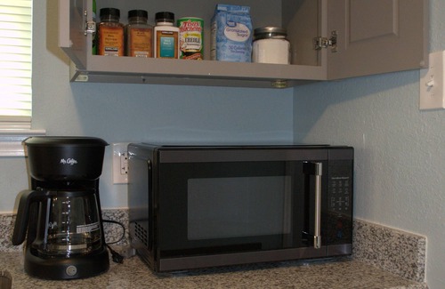 Fillmore Casa | Comfy Pet-Friendly 2-bedroom house in vibrant New Orleans with WiFi, AC