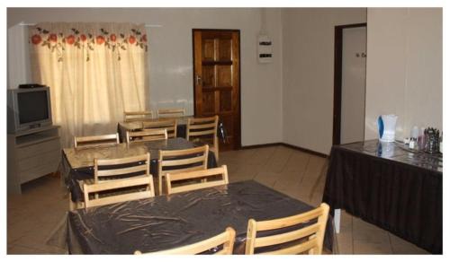 Lephalale Casa | Comfy room with dstv and aircon in convenient location