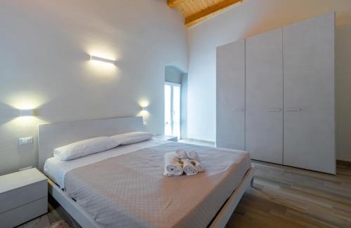 Vezzano Ligure Apartamento | Comfy & Roomy Apt - View on the Ligurian Hills!