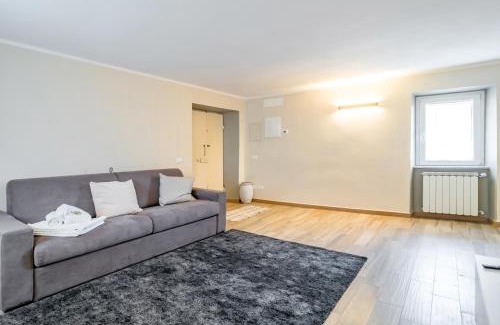 Vezzano Ligure Apartamento | Comfy & Roomy Apt - View on the Ligurian Hills!