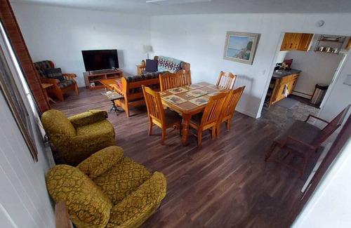 Algoma District Casa | Comfy, Roomy, Close to Stores, Trails & Lake