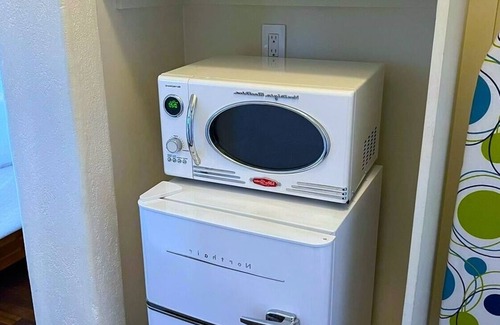 Rampart Village Apartamento | Comfy Simple Haven near Downtown!