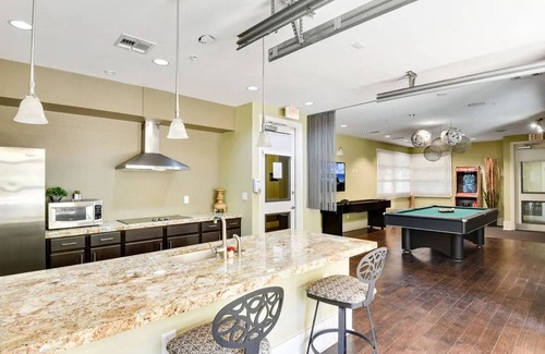 South Congress Apartamento | Comfy Soco 1BR King Suite w Gympickleballlaundry