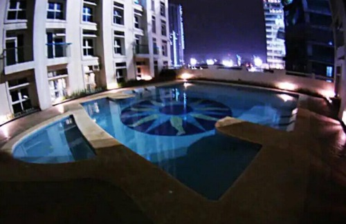 Bagumbayan Condominio | Comfy, spacious 1BR unit +balcony, wifi, Smart TV & Netflix-ready, pool, gym