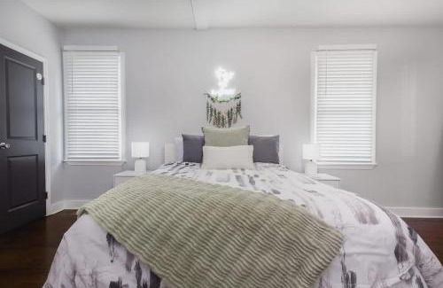 Sylvan Hills Casa | Comfy Spacious Zen Family Home By Airport-King Bed-Grill