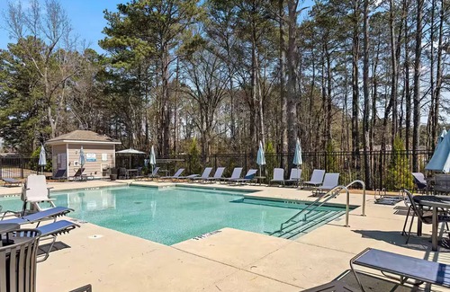 Union City Apartamento | Comfy Stay by ATL Airport + Pool Access