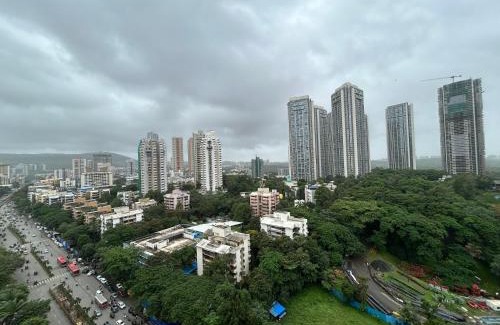 Malad East Casa | Comfy Stay with a Great view near Oberoi Mall