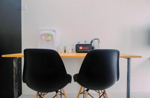 Bogor Apartamento | Comfy Studio Bogorienze Apartment near The Jungle Fest By Travelio